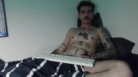 Snapshot of tattedentity chatting on 12/03/25, 11:03 David online show from 12/03/25, 11:03