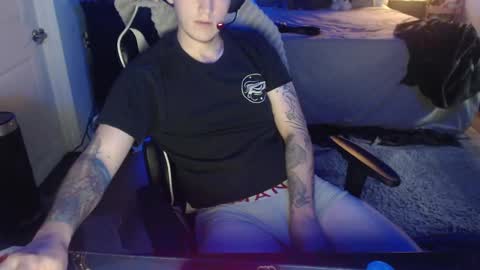 tattedhubs5 online show from 10/24/25, 08:27