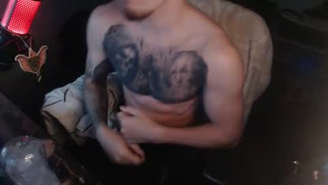 Snapshot of tattedtoyabuser chatting on 12/16/25, 05:18 tattedtoyabuser online show from 12/16/25, 05:18