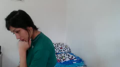 Snapshot of tatto_smoke_couple chatting on 05/11/26, 03:29 tatto_smoke_couple online show from 05/11/26, 03:29