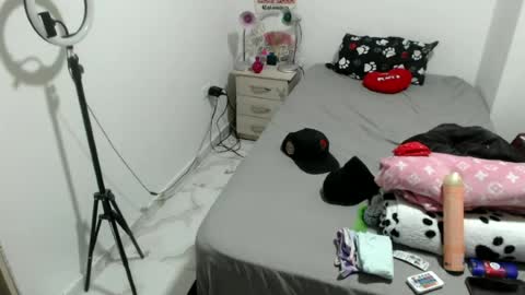 Snapshot of tatto_smoke_couple chatting on 07/12/26, 05:09 tatto_smoke_couple online show from 07/12/26, 05:09