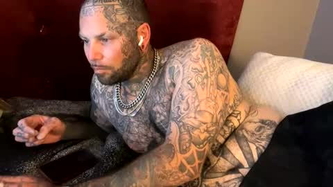 Snapshot of tattoo23inky chatting on 05/24/26, 07:57 inky online show from 05/24/26, 07:57