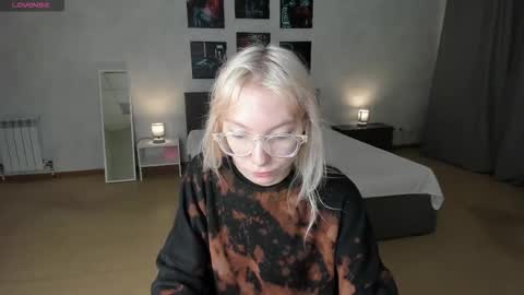 tattoo_artbaby online show from 12/15/25, 01:32