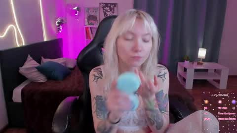 Snapshot of tattoo_artbaby chatting on 05/20/26, 01:12 tattoo_artbaby online show from 05/20/26, 01:12