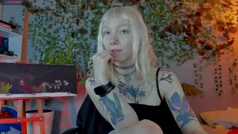 Snapshot of tattoo_artbaby chatting on 07/10/26, 04:28 tattoo_artbaby online show from 07/10/26, 04:28