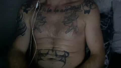 Snapshot of tattoo_london chatting on 12/28/24, 12:47 tattoo_london online show from 12/28/24, 12:47