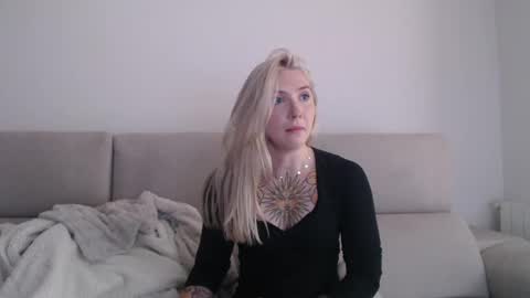 tattoobbgirl online show from 09/30/25, 11:37