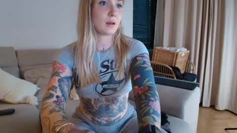 tattoobbgirl online show from 04/16/26, 06:52