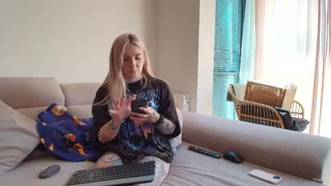 tattoobbgirl online show from 04/22/26, 02:18