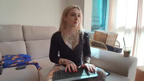 tattoobbgirl online show from 05/01/26, 03:49
