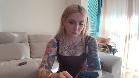 tattoobbgirl online show from 06/08/26, 03:45