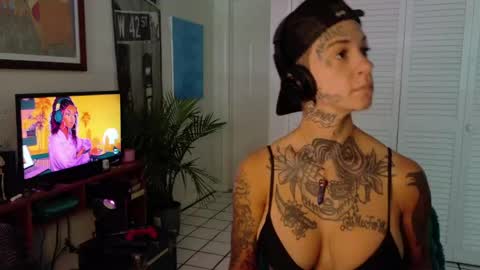 Snapshot of tattooed_natalia chatting on 05/04/26, 01:07 Natalia 3 online show from 05/04/26, 01:07