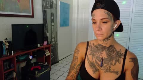 Snapshot of tattooed_natalia chatting on 05/08/26, 11:48 Natalia 3 online show from 05/08/26, 11:48