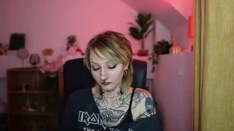 TattooedBlonde18 online show from 06/23/26, 06:17