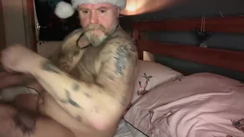 Snapshot of tattooeddilf01 chatting on 12/25/24, 01:42 Tattooeddilf 01 online show from 12/25/24, 01:42