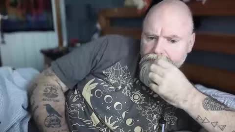 Snapshot of tattooeddilf01 chatting on 09/29/25, 09:58 Tattooeddilf 01 online show from 09/29/25, 09:58