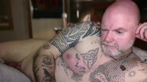 Tattooeddilf 01 online show from 03/04/26, 10:38