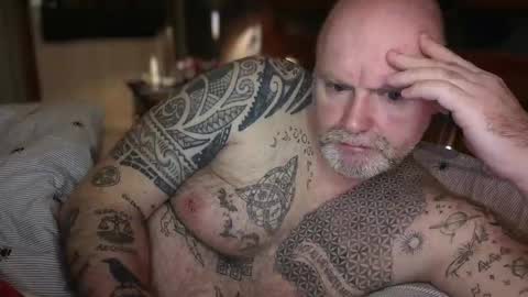 Tattooeddilf 01 online show from 04/21/26, 01:42