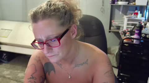 Snapshot of tattooeddirtyteacher chatting on 02/06/25, 09:11 Lisa Lovely online show from 02/06/25, 09:11