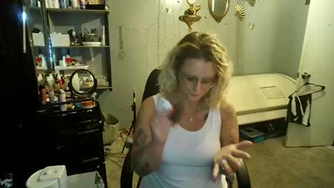 Snapshot of tattooeddirtyteacher chatting on 02/13/25, 10:34 Lisa Lovely online show from 02/13/25, 10:34