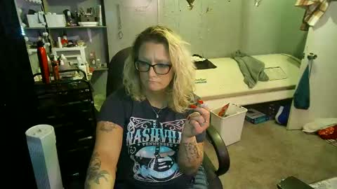 Snapshot of tattooeddirtyteacher chatting on 02/20/25, 10:59 Lisa Lovely online show from 02/20/25, 10:59