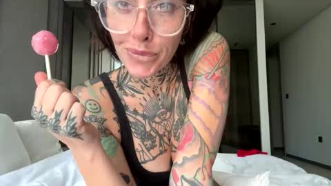 tattooedlucy_ online show from 01/14/26, 11:49