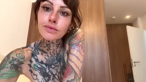 tattooedlucy_ online show from 04/14/26, 05:57