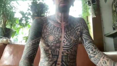 Snapshot of tattooguy999 chatting on 05/31/26, 04:58 Dude online show from 05/31/26, 04:58