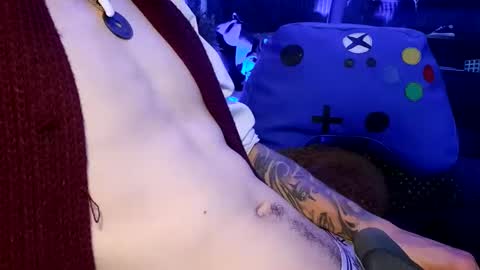 Snapshot of tattooman777 chatting on 10/06/25, 08:56 Jean pool online show from 10/06/25, 08:56