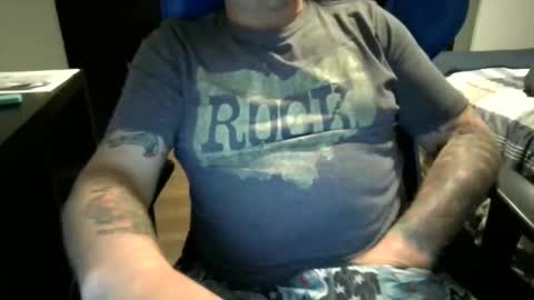tattslovestattas1 online show from 10/20/25, 09:37