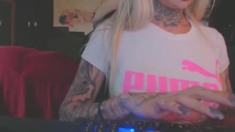 tatuada_safada online show from 10/09/25, 07:50