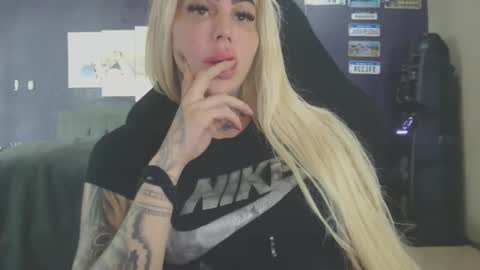 tatuada_safada online show from 12/23/25, 06:33