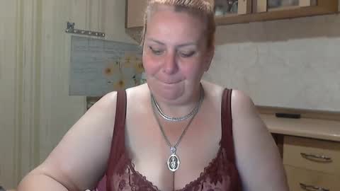 Snapshot of tatyanka_ chatting on 11/18/25, 04:39 tatyanka_ online show from 11/18/25, 04:39