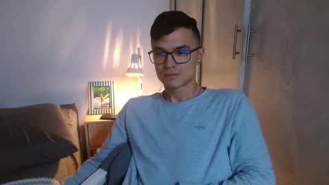 Snapshot of taurus4k chatting on 12/08/24, 03:32 taurus4k online show from 12/08/24, 03:32