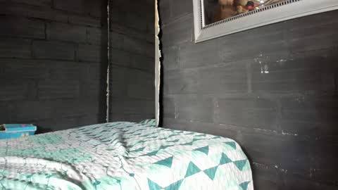 Snapshot of taurus_boy1 chatting on 12/31/24, 04:14 T A U R U S online show from 12/31/24, 04:14