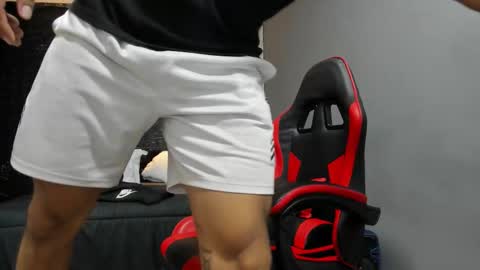 Snapshot of taurus_boy1 chatting on 10/21/25, 11:33 T A U R U S online show from 10/21/25, 11:33