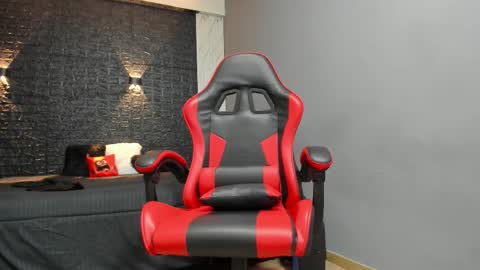 Snapshot of taurus_boy1 chatting on 10/30/25, 01:34 T A U R U S online show from 10/30/25, 01:34