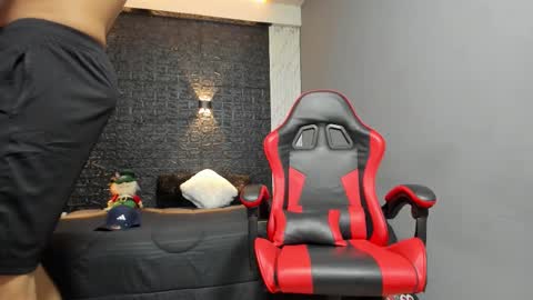 Snapshot of taurus_boy1 chatting on 11/30/25, 11:25 T A U R U S online show from 11/30/25, 11:25