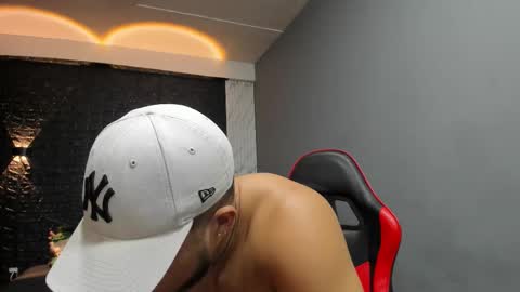 Snapshot of taurus_boy1 chatting on 12/05/25, 12:25 T A U R U S online show from 12/05/25, 12:25