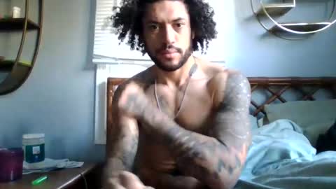 Snapshot of taurusbaeforever chatting on 10/29/25, 01:24 taurusbaeforever online show from 10/29/25, 01:24