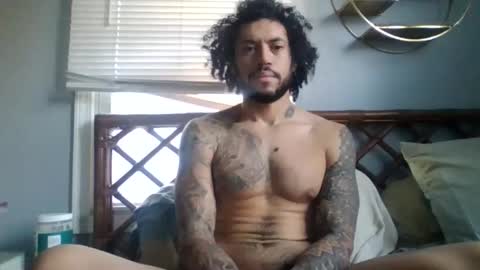 Snapshot of taurusbaeforever chatting on 11/14/25, 01:10 taurusbaeforever online show from 11/14/25, 01:10