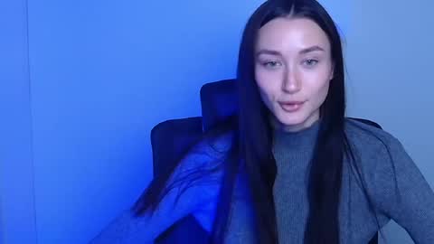 Snapshot of tayavibe chatting on 10/31/25, 08:26 Taya online show from 10/31/25, 08:26