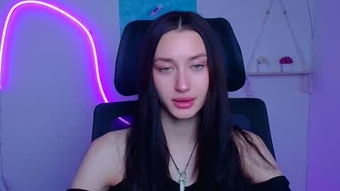 Taya online show from 04/24/26, 05:43