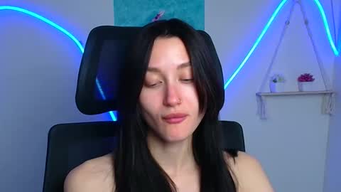 Snapshot of tayavibe chatting on 04/28/26, 11:15 Taya online show from 04/28/26, 11:15