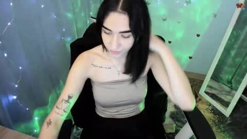 Tayla online show from 11/20/25, 07:52