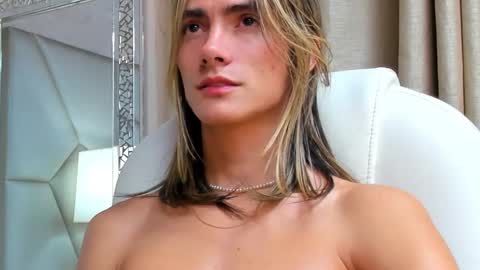 Snapshot of tayler_swift1 chatting on 01/18/25, 10:06 tayler_swift1 online show from 01/18/25, 10:06