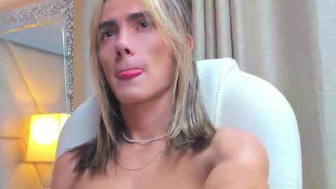 Snapshot of tayler_swift1 chatting on 02/28/25, 11:25 tayler_swift1 online show from 02/28/25, 11:25