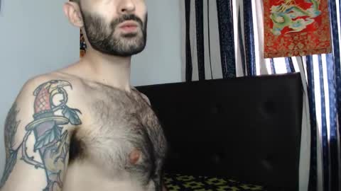 Taylor online show from 10/07/25, 06:27