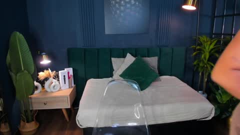 Taylor Bennet online show from 01/24/25, 06:46