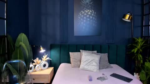 Taylor Bennet online show from 02/11/25, 06:11